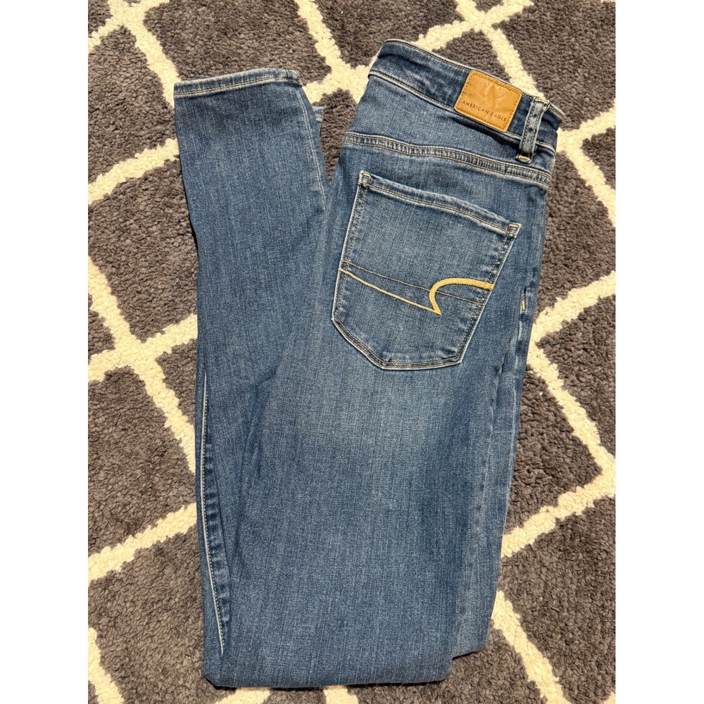 American Eagle High Waisted Skinny Jeans Size 4 Medium Wash Blue